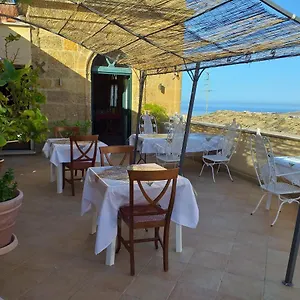 3* Alojamento de Acomodação e Pequeno-almoço Batarà - La Terrazza Del Centro